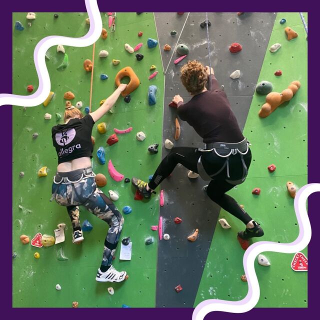 💜 @wsac_ibex 
A few weeks ago our board went climbing under the guidance of the Ibex board. In return we showed them some poledance tricks after we stopped at the sportspub for some burgers. (They did so well! Omg!) 

We had an amazing yet very exhausting evening 🤍
It‘s always a lot of fun to get to know people from other sports associations. 

Don‘t forget to wave through the window while climbing if you see us train @wsac_ibex!☀️🥰